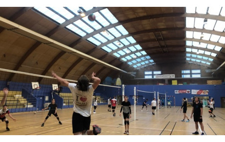 🏐 Tournoi Octobre Rose du SVBC : jouons ensemble pour la bonne cause ! 🎀